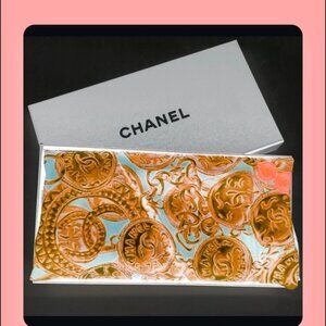 CHANEL COCO MARK LOGO GOLD CHAIN AND COIN PATTERN